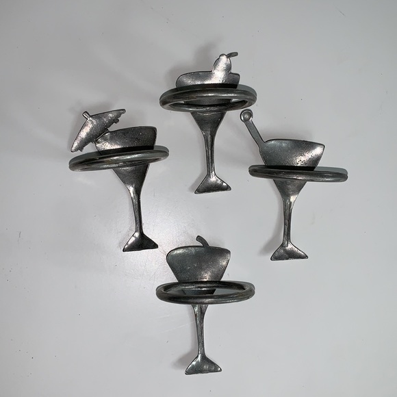 Set of Four napkins rings - Picture 6 of 6